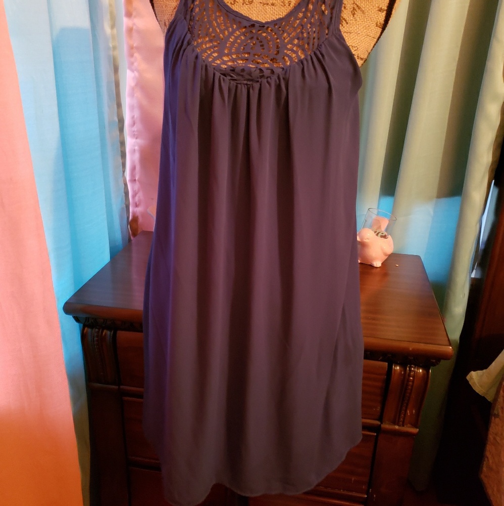 Dress - Picture 2 of 3